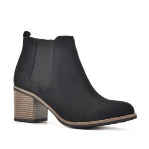 White Mountain Black Ankle Boots